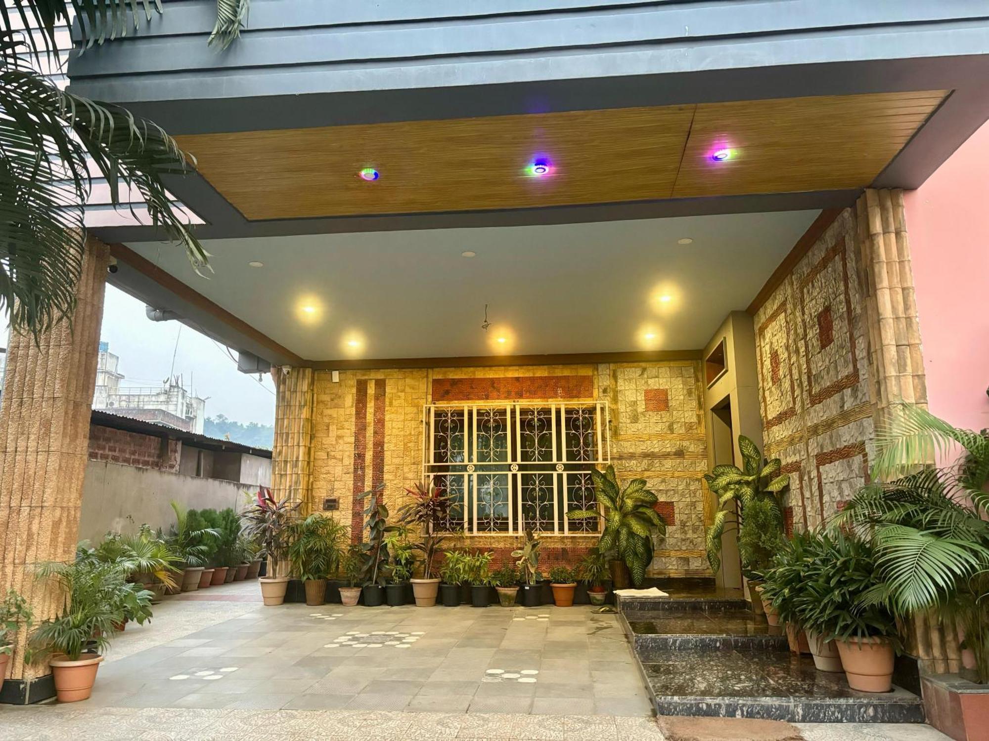 Krishna Shree Guest House Гувахати Екстериор снимка