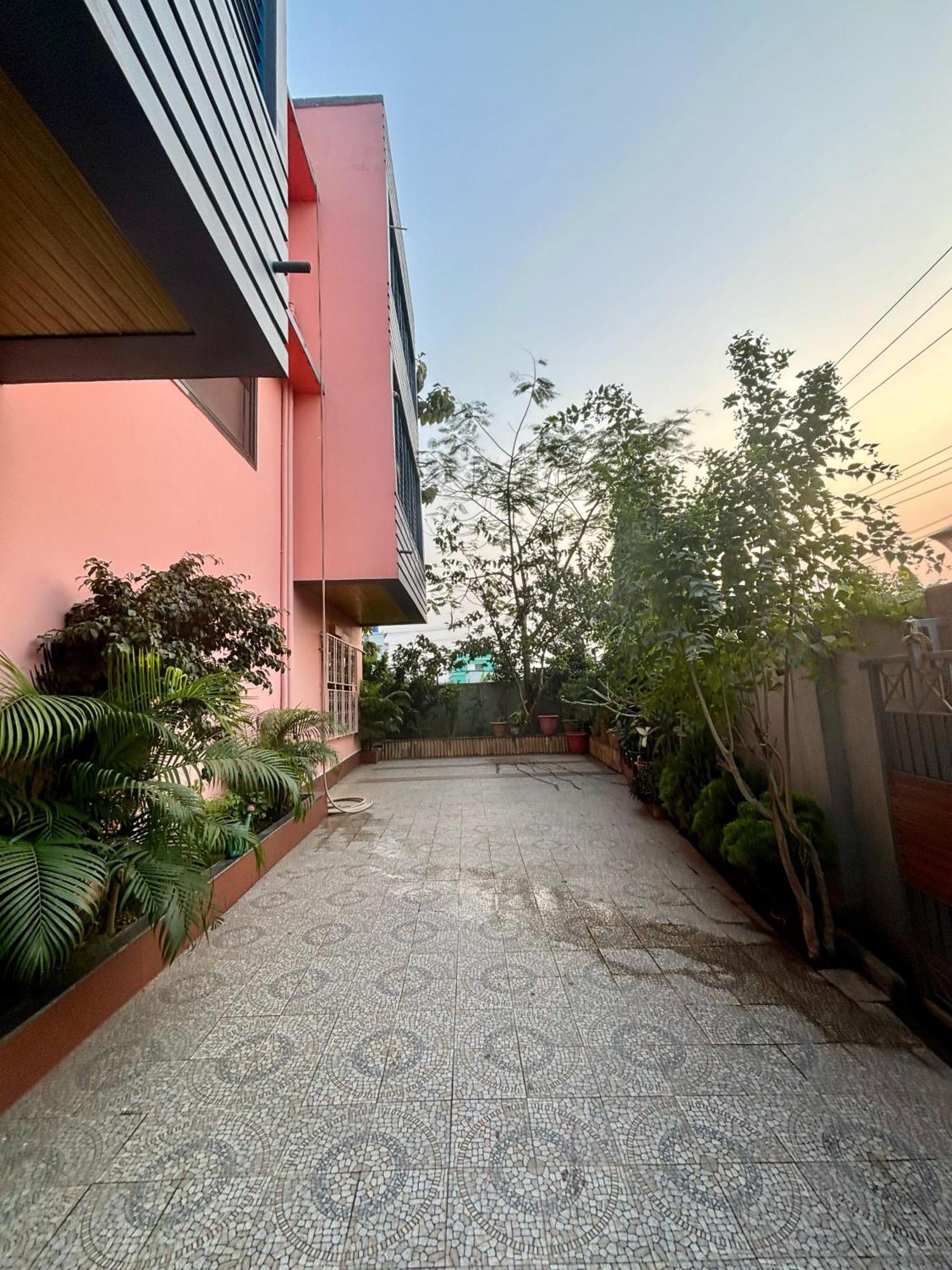 Krishna Shree Guest House Гувахати Екстериор снимка