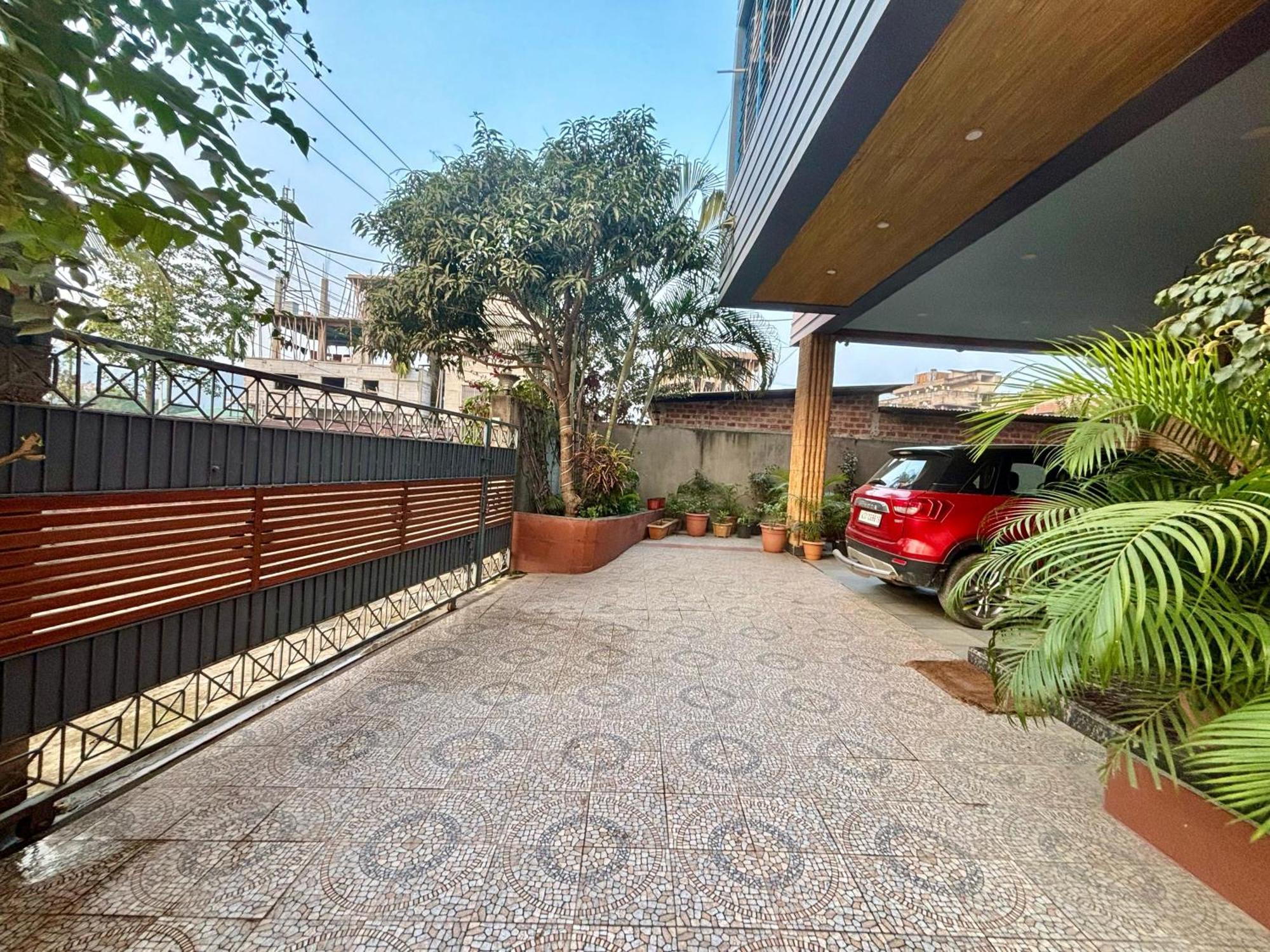Krishna Shree Guest House Гувахати Екстериор снимка