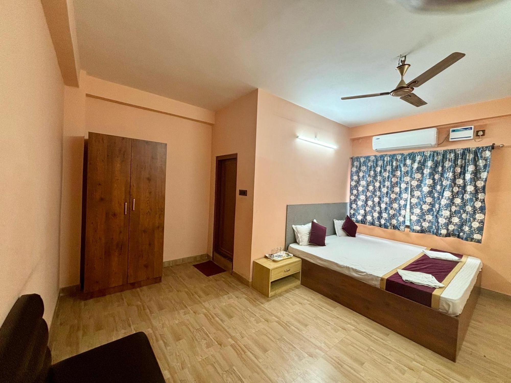 Krishna Shree Guest House Гувахати Стая снимка